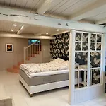 Apartment Wooden House In Kaepylae Helsinki